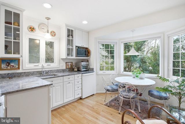 8130 BRIAR CREEK DR, Annandale, VA 22003