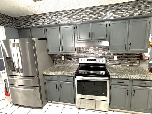 2324 CREEK SIDE DRIVE, Lakeland, FL 33811