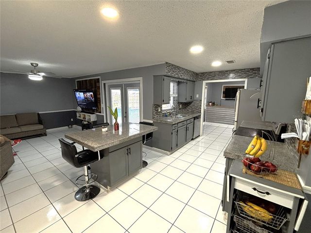 2324 CREEK SIDE DRIVE, Lakeland, FL 33811