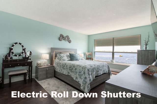 52 Yacht Club Drive 303, North Palm Beach, FL 33408