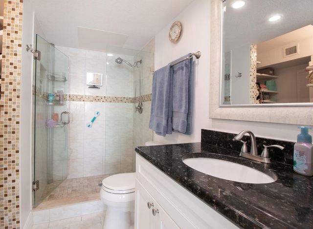 52 Yacht Club Drive 303, North Palm Beach, FL 33408