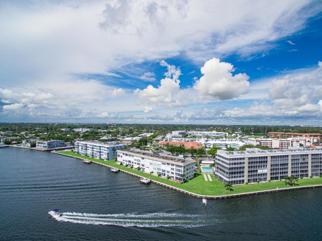52 Yacht Club Drive 303, North Palm Beach, FL 33408