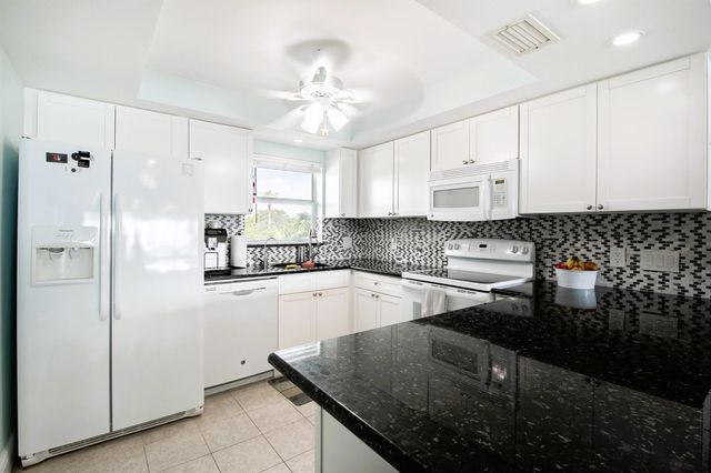 52 Yacht Club Drive 303, North Palm Beach, FL 33408