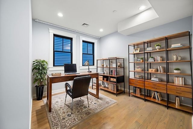 229 E Eagle St 2, Boston, MA 02128