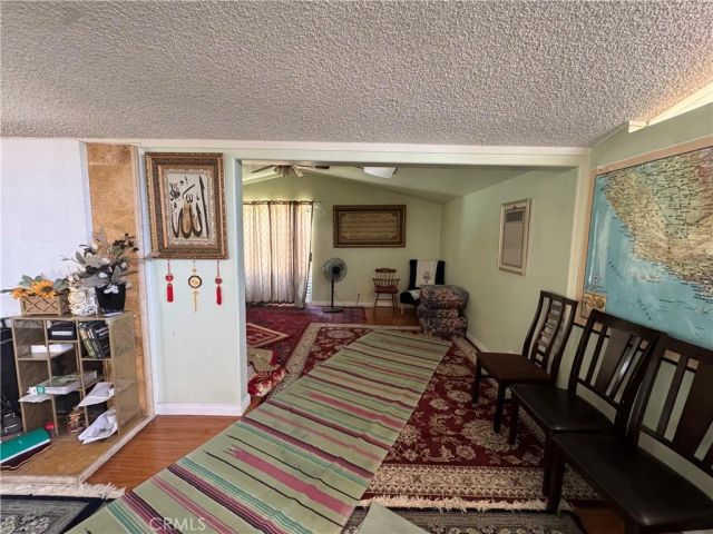 8740 Winnetka, Los Angeles, CA 91324