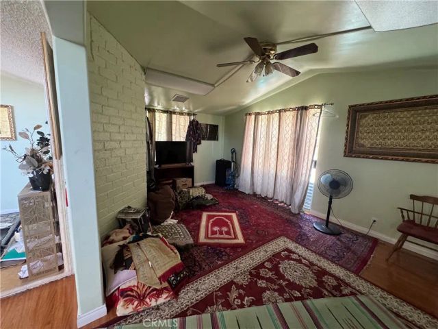 8740 Winnetka, Los Angeles, CA 91324