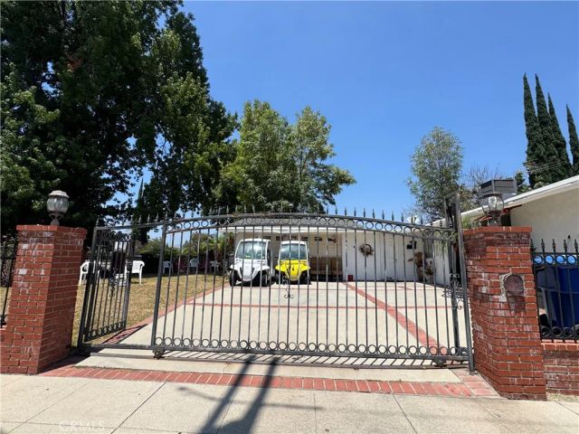 8740 Winnetka, Los Angeles, CA 91324