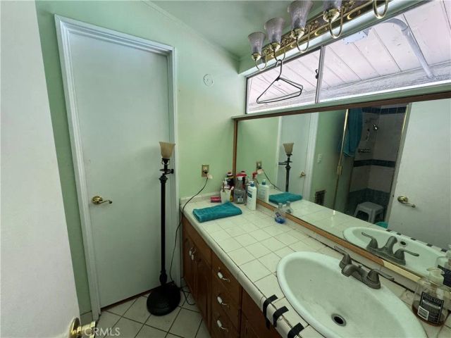 8740 Winnetka, Los Angeles, CA 91324
