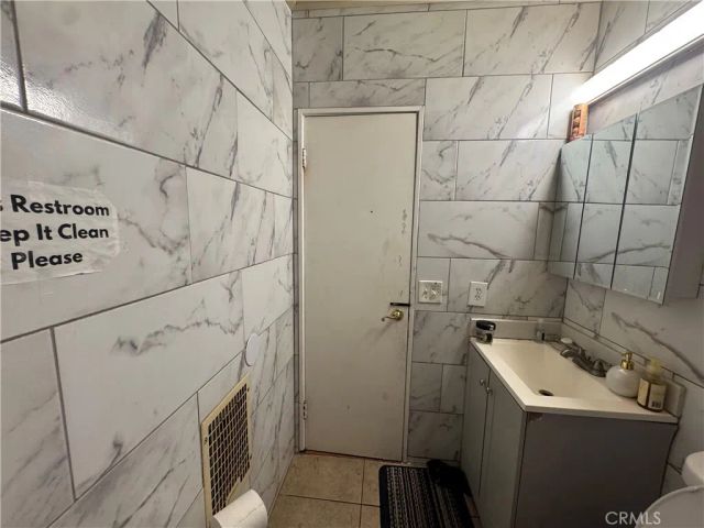 8740 Winnetka, Los Angeles, CA 91324