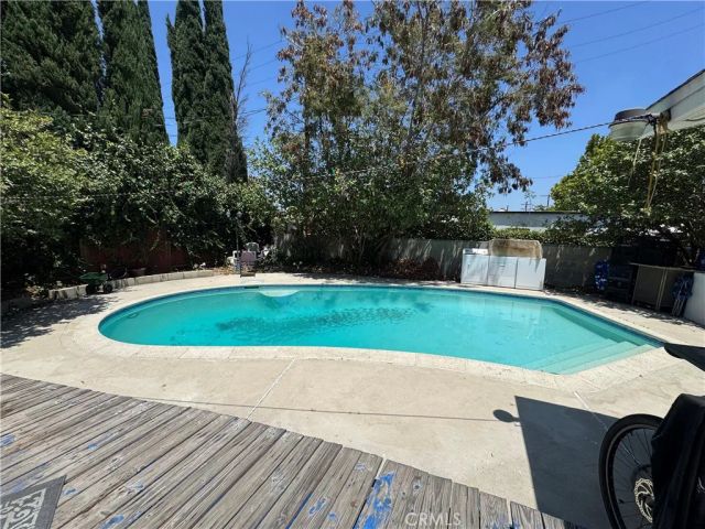 8740 Winnetka, Los Angeles, CA 91324