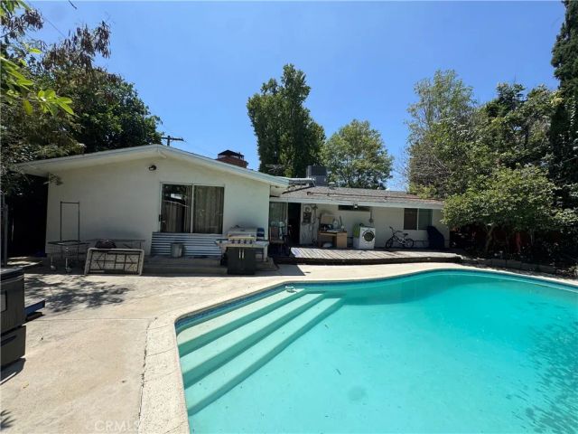 8740 Winnetka, Los Angeles, CA 91324