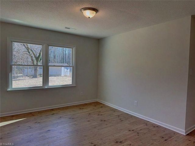 7700 Watkins Ford Road, Kernersville, NC 27284