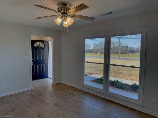 7700 Watkins Ford Road, Kernersville, NC 27284