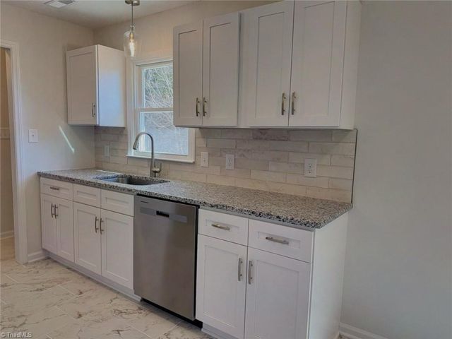 7700 Watkins Ford Road, Kernersville, NC 27284