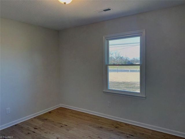 7700 Watkins Ford Road, Kernersville, NC 27284