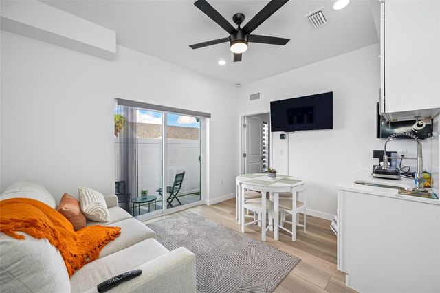 527 N GARDEN AVENUE Unit South, Clearwater, FL 33755