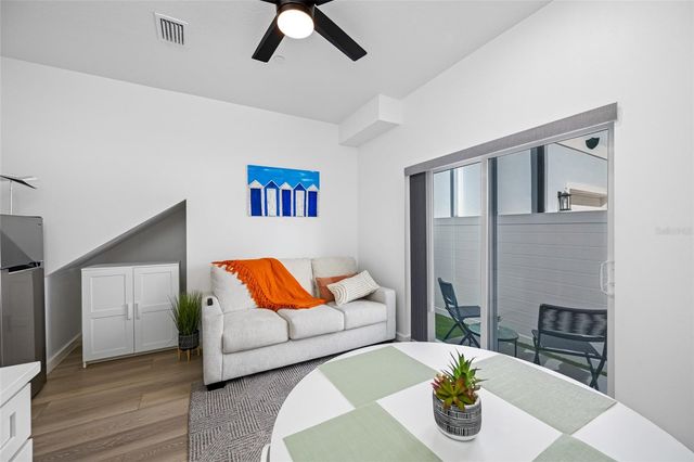 527 N GARDEN AVENUE Unit South, Clearwater, FL 33755