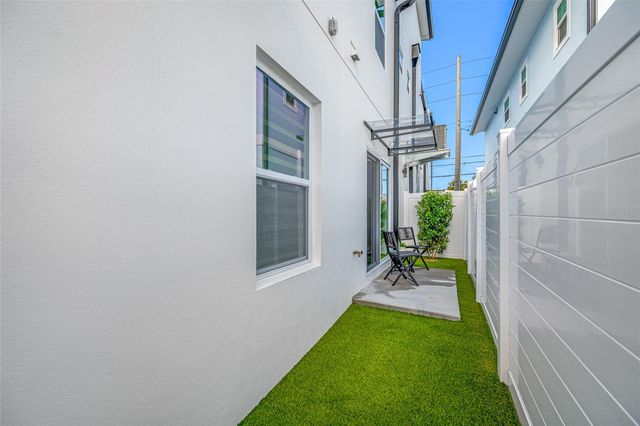 527 N GARDEN AVENUE Unit South, Clearwater, FL 33755