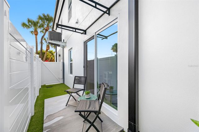 527 N GARDEN AVENUE Unit South, Clearwater, FL 33755