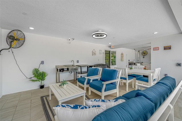 527 N GARDEN AVENUE Unit South, Clearwater, FL 33755