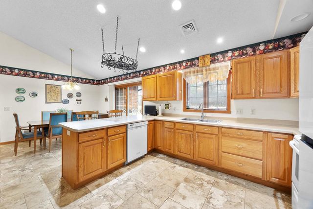 2000 LILAC LANE, Stevens Point, WI 54482