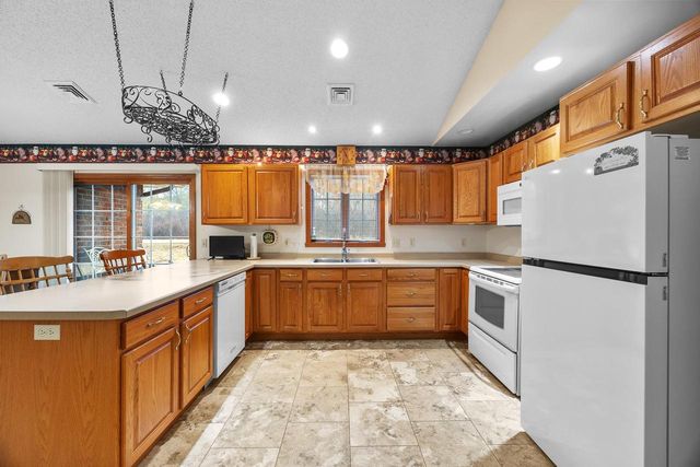 2000 LILAC LANE, Stevens Point, WI 54482