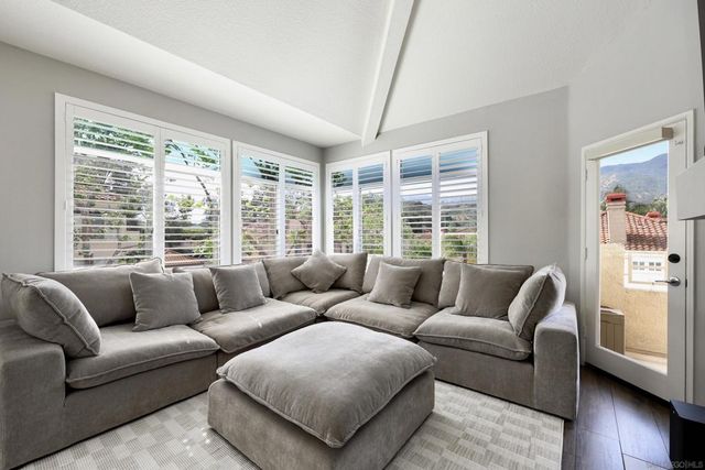 3140 Castelar Court 202, Corona, CA 92882