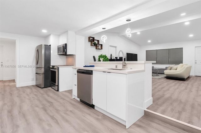 658 SW 1st Ct, Boynton Beach, FL 33426