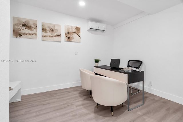 658 SW 1st Ct, Boynton Beach, FL 33426