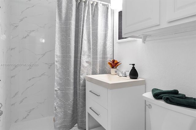 658 SW 1st Ct, Boynton Beach, FL 33426