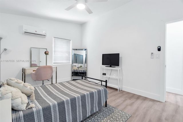 658 SW 1st Ct, Boynton Beach, FL 33426