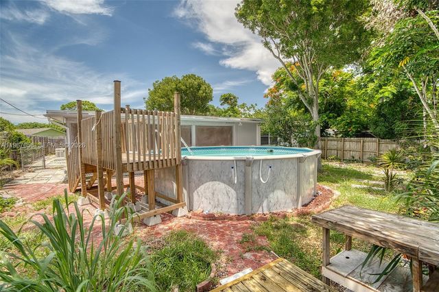 658 SW 1st Ct, Boynton Beach, FL 33426