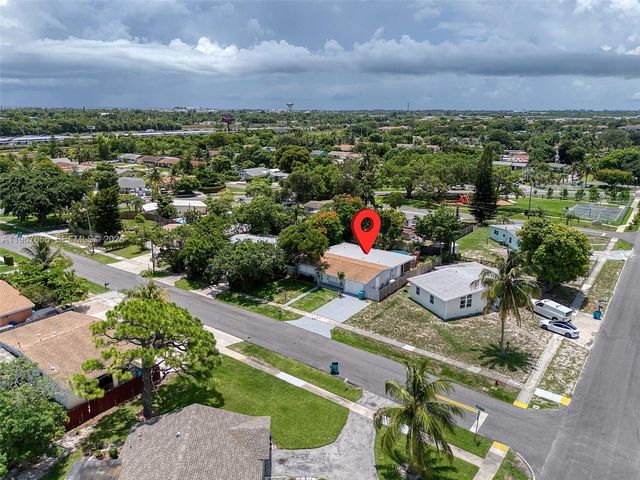 658 SW 1st Ct, Boynton Beach, FL 33426