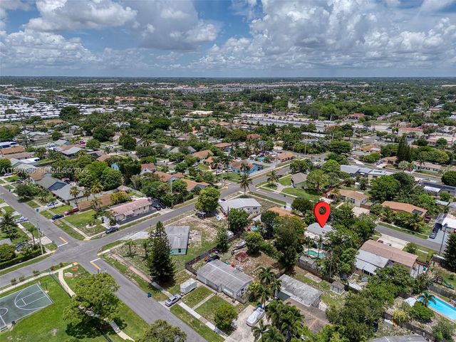 658 SW 1st Ct, Boynton Beach, FL 33426