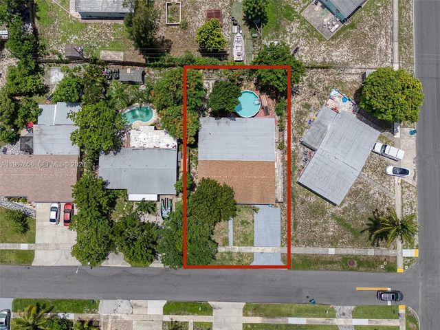 658 SW 1st Ct, Boynton Beach, FL 33426