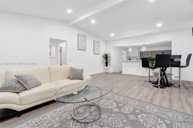 658 SW 1st Ct, Boynton Beach, FL 33426