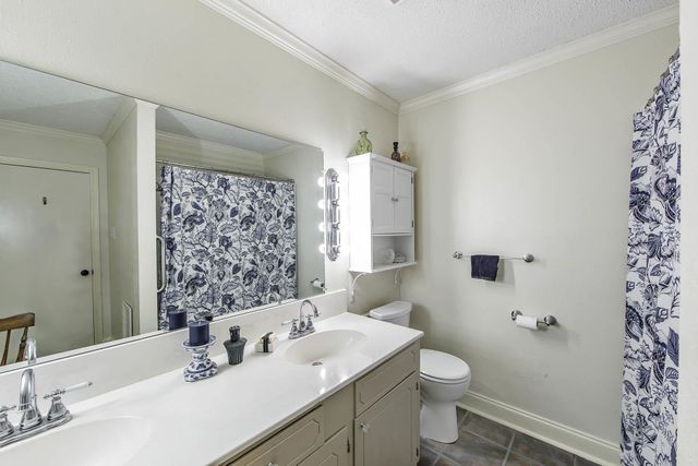 102 East Oaklawn Drive, Thibodaux, LA 70301