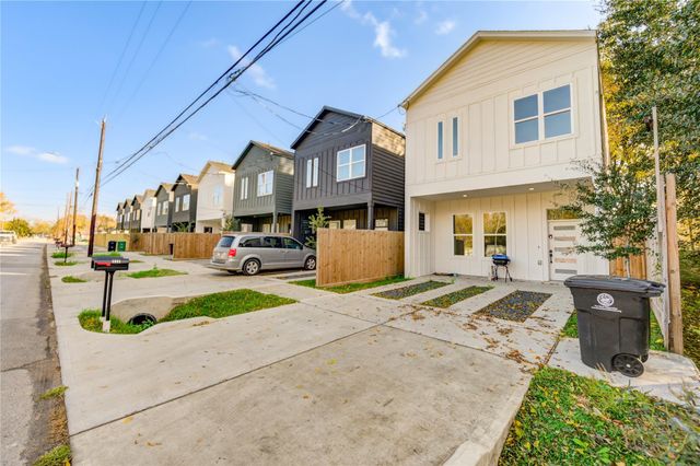 1211 Dewalt Street, Houston, TX 77088