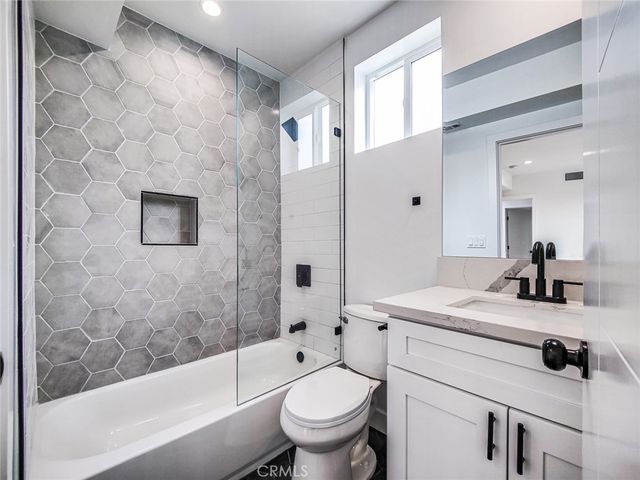 3811 Exposition Street 2, Los Angeles, CA 90016