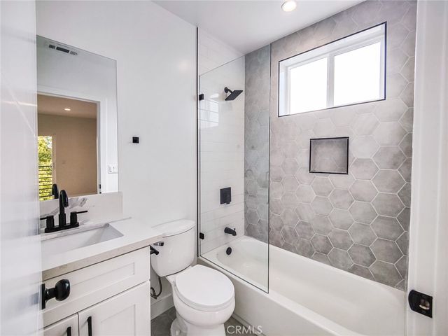 3811 Exposition Street 2, Los Angeles, CA 90016
