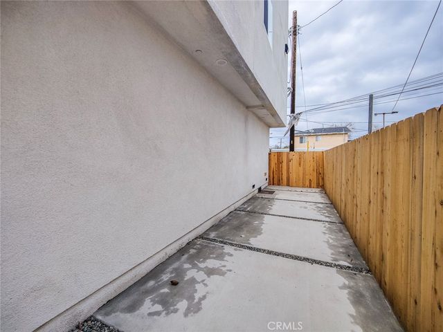 3811 Exposition Street 2, Los Angeles, CA 90016