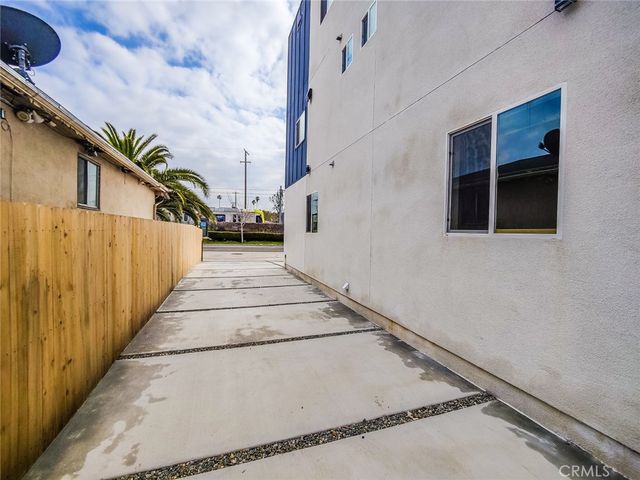 3811 Exposition Street 2, Los Angeles, CA 90016