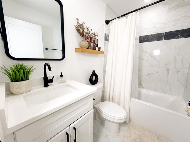 712 Barkwood Ct, Boiling Springs, SC 29316