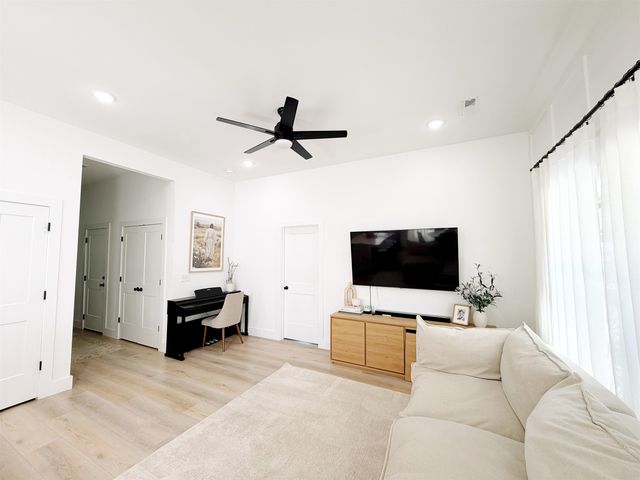 712 Barkwood Ct, Boiling Springs, SC 29316