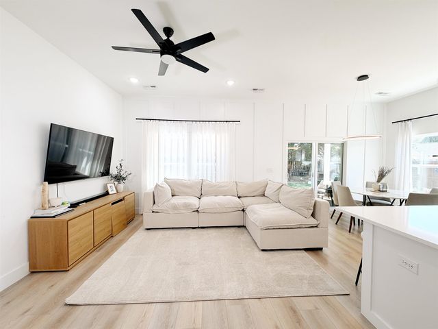 712 Barkwood Ct, Boiling Springs, SC 29316