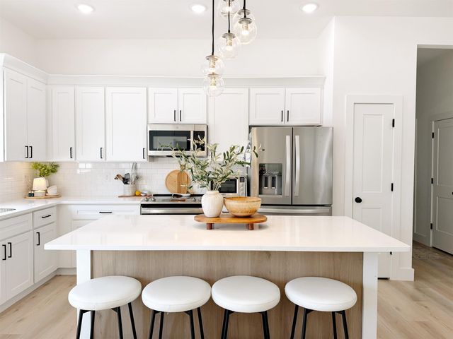 712 Barkwood Ct, Boiling Springs, SC 29316