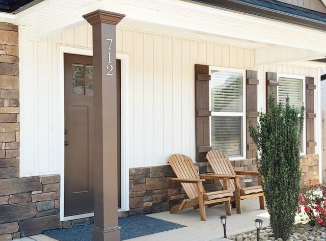 712 Barkwood Ct, Boiling Springs, SC 29316