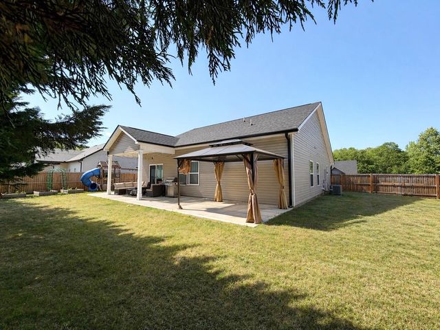 712 Barkwood Ct, Boiling Springs, SC 29316