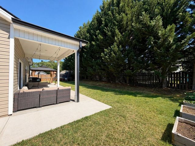 712 Barkwood Ct, Boiling Springs, SC 29316