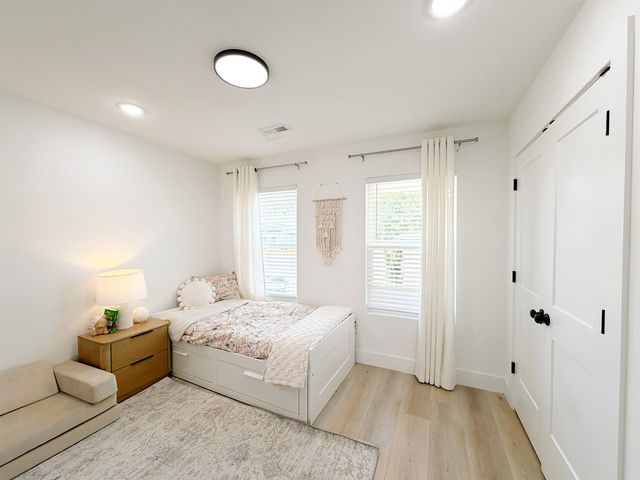 712 Barkwood Ct, Boiling Springs, SC 29316